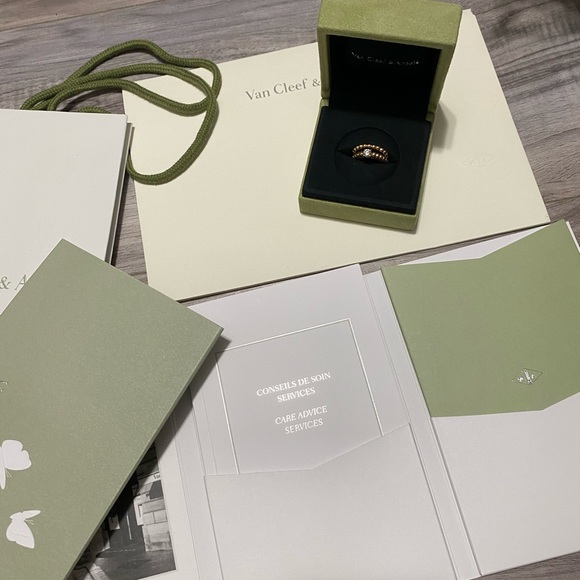 ‼️SOLD‼️Van Cleef and Arpels Engagement Ring Size 50 - Picture 2 of 3